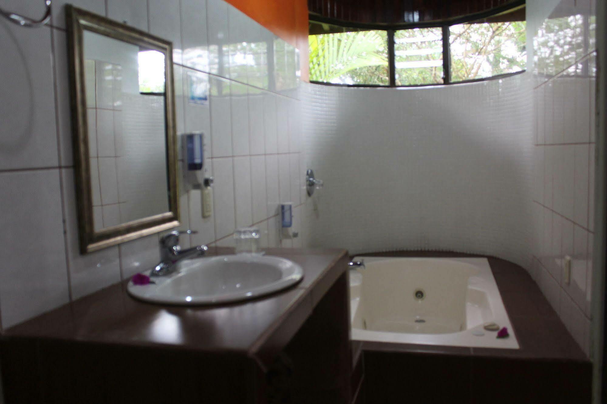 Hotel Catarata Rio Celeste Bijagua Extérieur photo